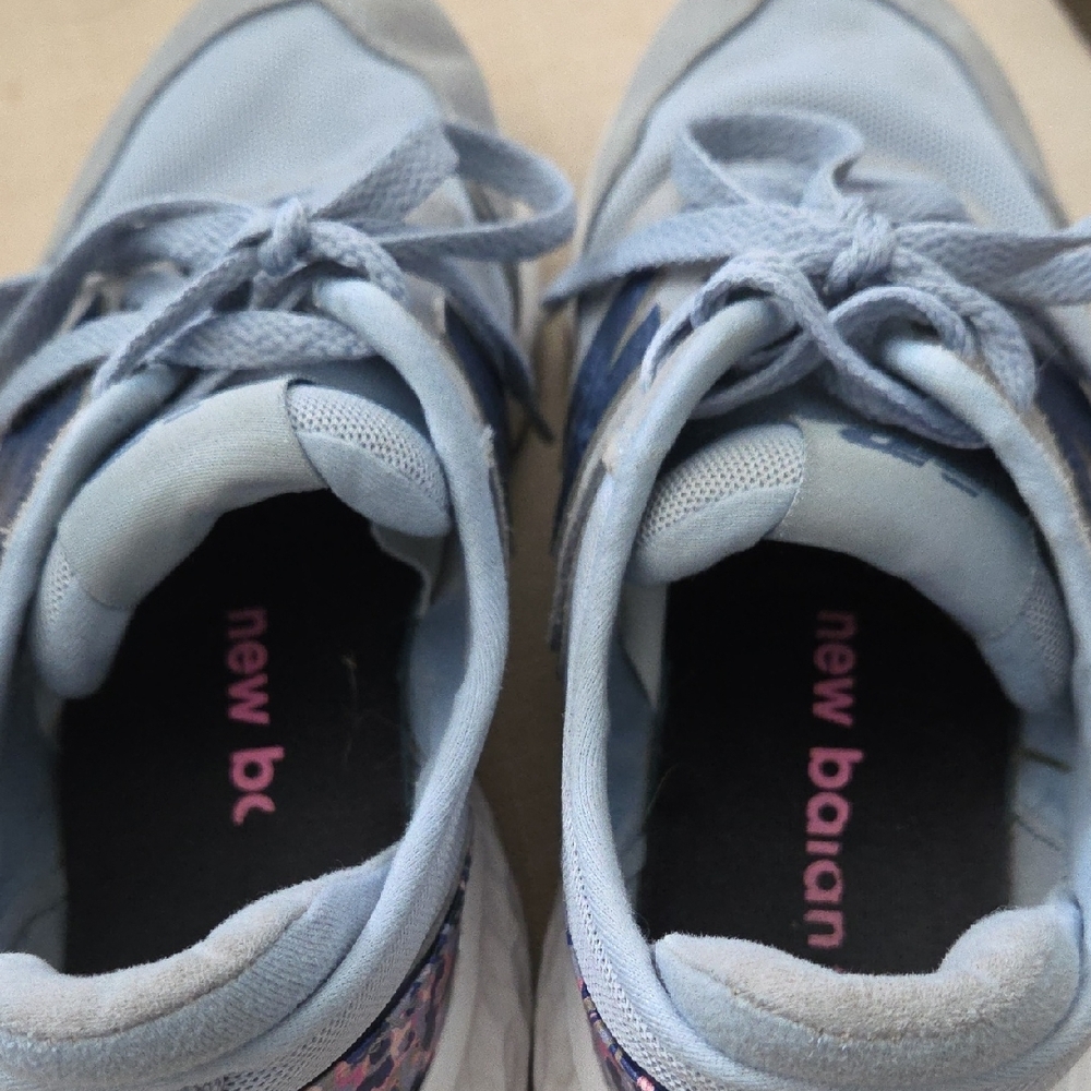 New Balance Sneakers - Picture 4 of 7